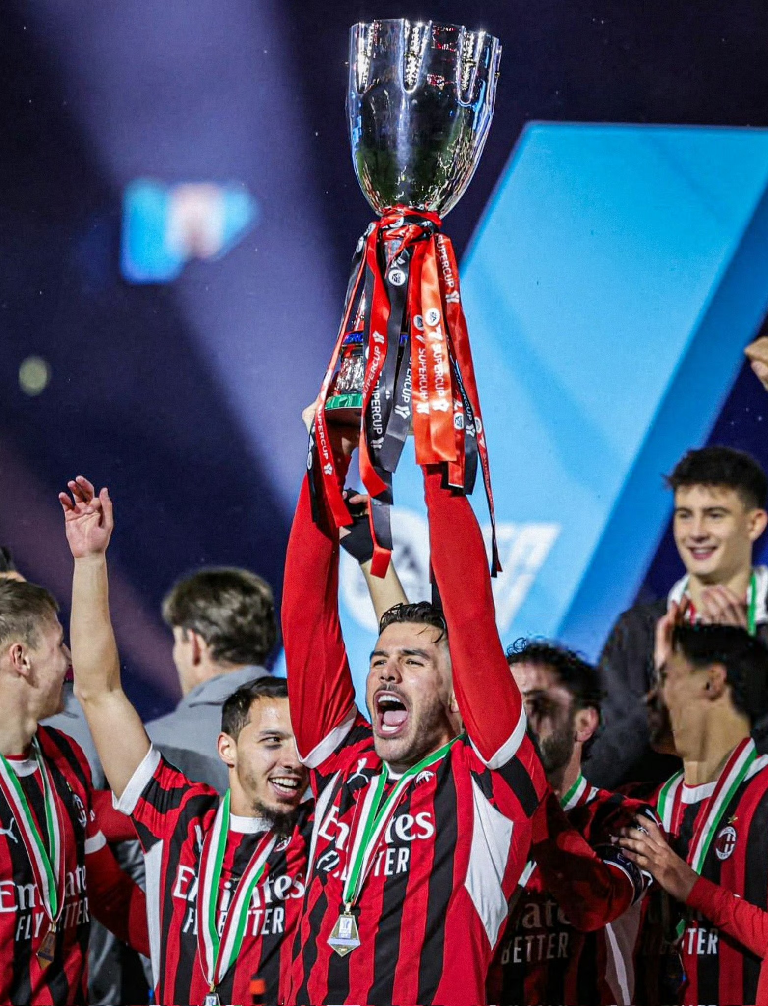 关于战术奏效！AC米兰双翼齐飞压制阿森纳整场无力还手！的信息