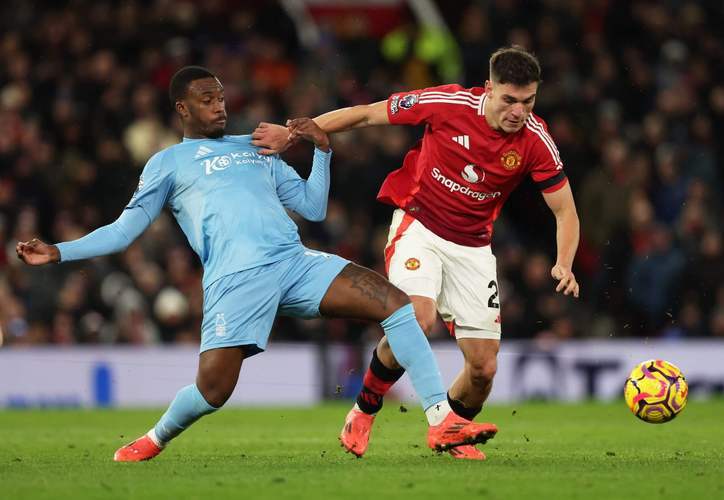 关于曼联打破进球荒，本菲卡球迷集体高唱助威！的信息