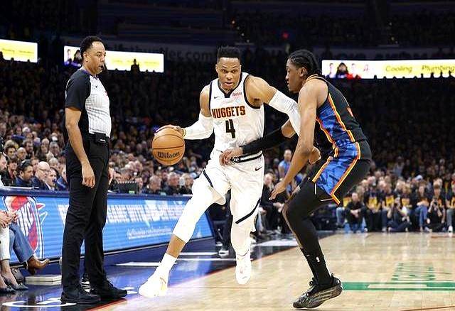 包含巴特勒三巨头联手，格林得分突破，关键时刻神级表现冲击季后赛！的词条