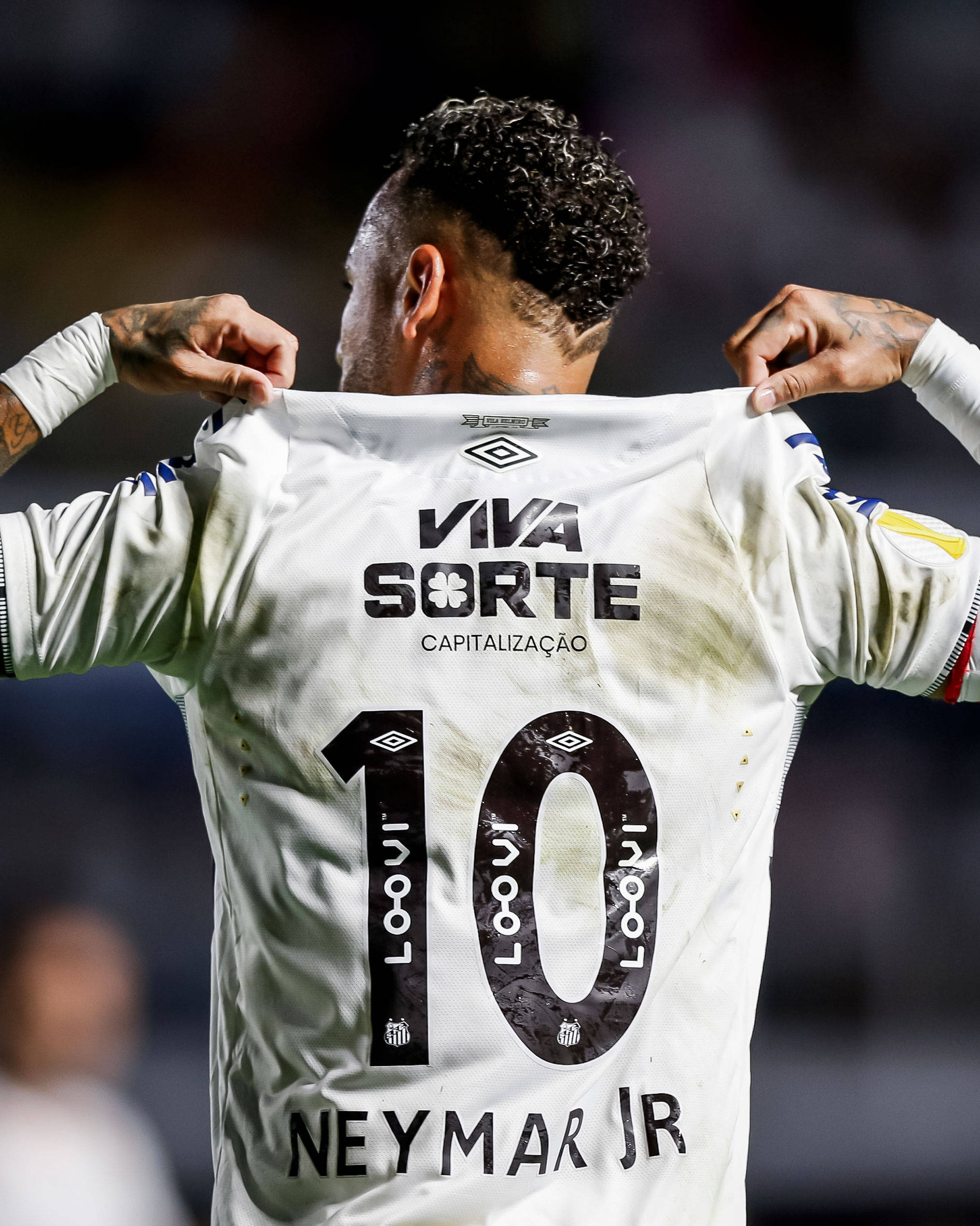 关于内马尔连续二十场比赛得分超过败北，TES挑战极限！的信息