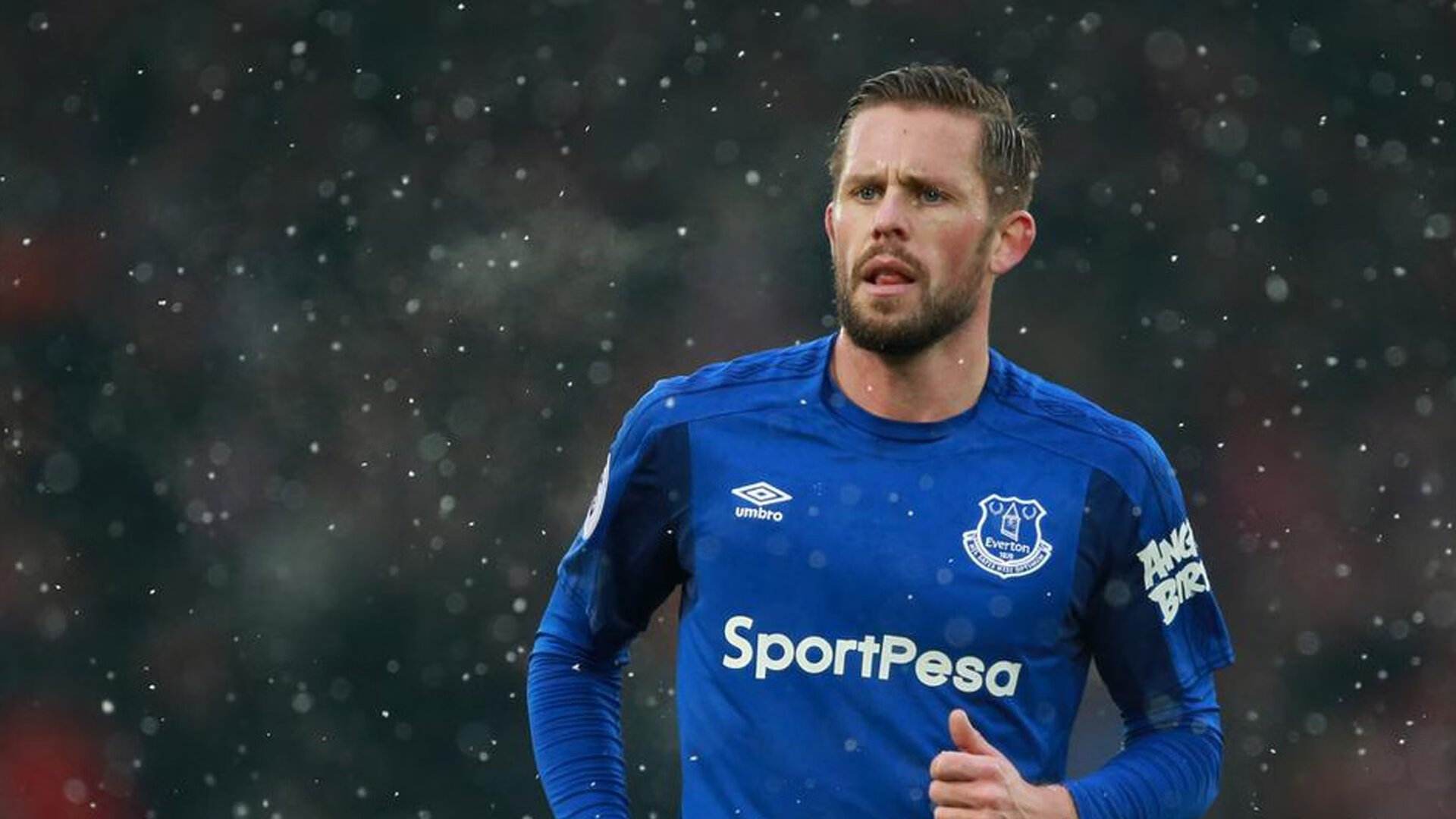 丹佛掘金半决赛大胜阿森纳，周冠宇砍下8记关键球，全场沸腾